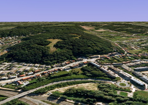 De Kesselberg te Leuven (Google Maps view anno 2010): nu veel meer bebost en bebouwd dan in de jaren '30