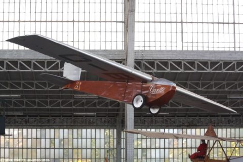 De gerestaureerde Poncelet Vivette in het luchtvaartmuseum te Brussel